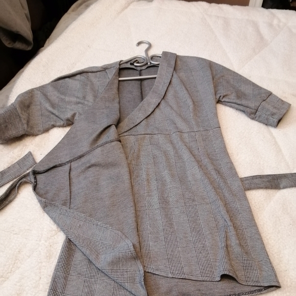 NWOT Wrap top - Picture 3 of 5